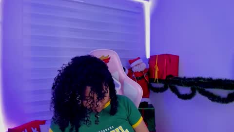 Snapshot of keyla_roberts_ chatting on 29, 11, 2025 Adhara. Help me reach 100 likes online show from 29, 11, 2025