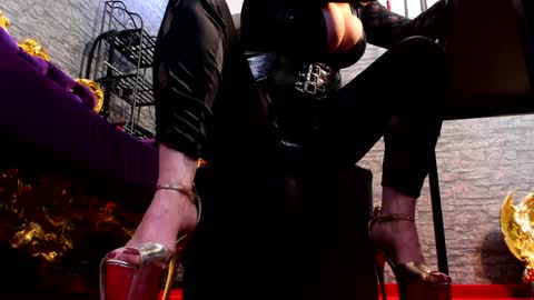 Snapshot of khaleesidomme chatting on 4, 2, 2025 Khaleesi online show from 4, 2, 2025