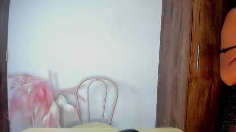 khate_smith online show from 11, 10, 2025