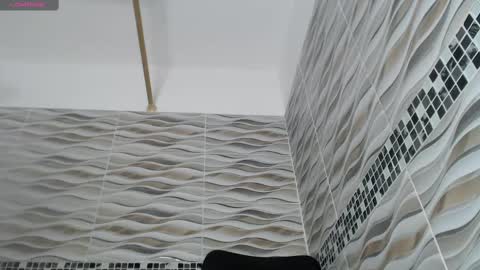 Snapshot of khloe33 chatting on 11, 11, 2025 khloe33 online show from 11, 11, 2025