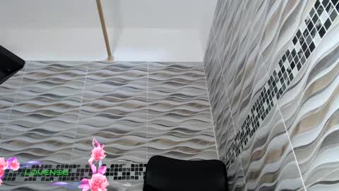 Snapshot of khloe33 chatting on 16, 11, 2025 khloe33 online show from 16, 11, 2025