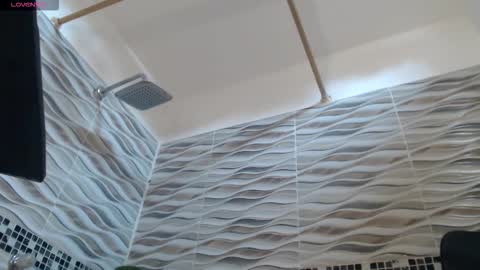 Snapshot of khloe33 chatting on 8, 2, 2026 khloe33 online show from 8, 2, 2026