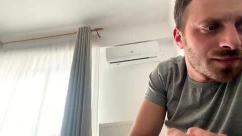 Snapshot of khloekross chatting on 23, 2, 2026 khloekross online show from 23, 2, 2026