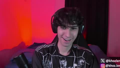 Snapshot of khozler_ chatting on 28, 10, 2025 khozler_ online show from 28, 10, 2025