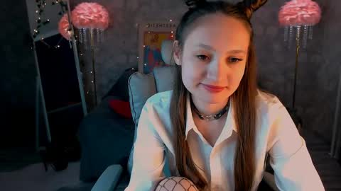 Snapshot of kiananowak chatting on 19, 5, 2026 Kiana online show from 19, 5, 2026
