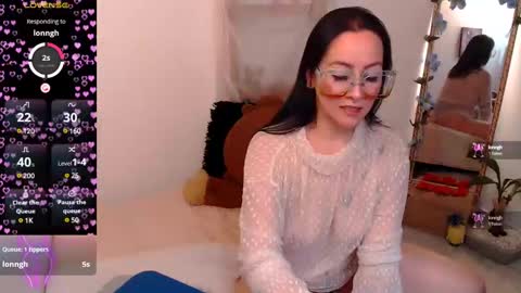 Snapshot of kiara_bermont chatting on 5, 1, 2025 Kiara Bermont online show from 5, 1, 2025