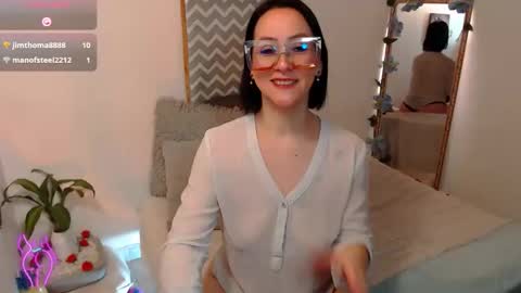 Snapshot of kiara_bermont chatting on 18, 10, 2025 Kiara Bermont online show from 18, 10, 2025