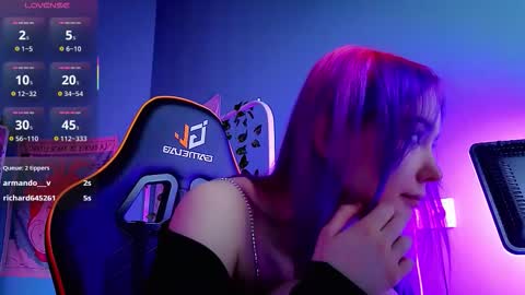 Snapshot of kiara_dream chatting on 11, 10, 2025 Kira online show from 11, 10, 2025