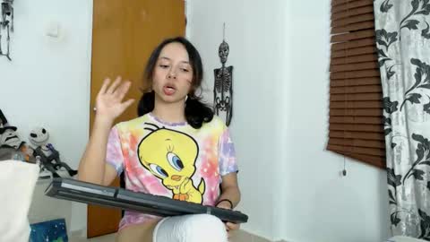 Snapshot of kiaralenon chatting on 13, 10, 2025 kiaralenon online show from 13, 10, 2025