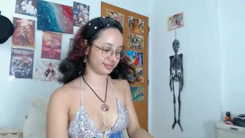 Snapshot of kiaralenon chatting on 8, 11, 2025 kiaralenon online show from 8, 11, 2025