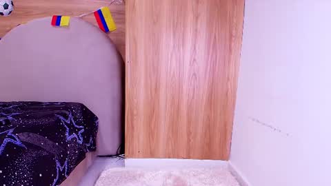 kiaralopez_ online show from 4, 7, 2026