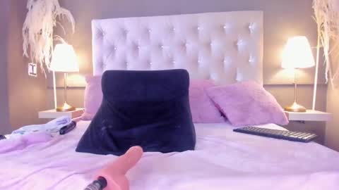 KIARA  online show from 8, 6, 2026