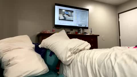 HunneysPlayRoom online show from 3, 11, 2025