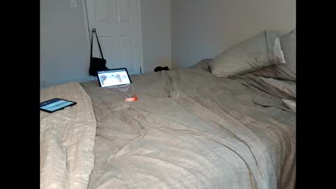 HunneysPlayRoom online show from 20, 2, 2026