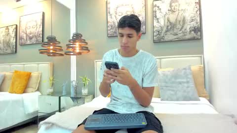 Kieran Derek online show from 17, 12, 2025