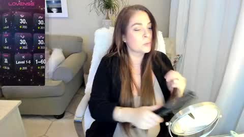 Kiera Reines online show from 22, 12, 2024