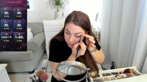 Kiera Reines online show from 11, 1, 2025