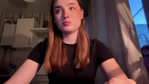 Ola my name is Lissa  Lets hit 10 Thumbs Up together   online show from 13, 3, 2026