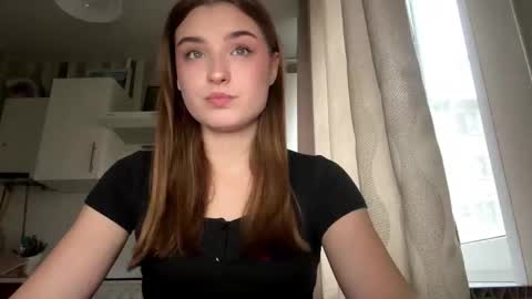 Ola my name is Lissa  Lets hit 10 Thumbs Up together   online show from 17, 3, 2026