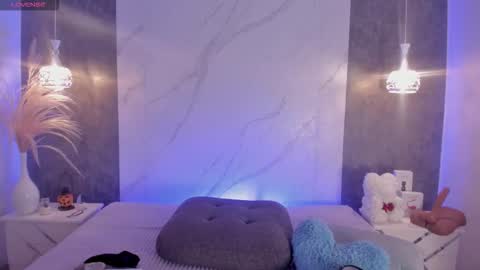 Snapshot of kiiimthompson chatting on 15, 10, 2025 Kim Thompson online show from 15, 10, 2025