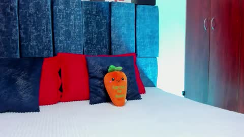 Snapshot of kiimowens chatting on 19, 11, 2025 kiimowens online show from 19, 11, 2025