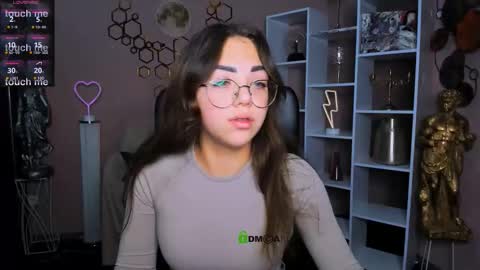 kiki_swan online show from 21, 11, 2025