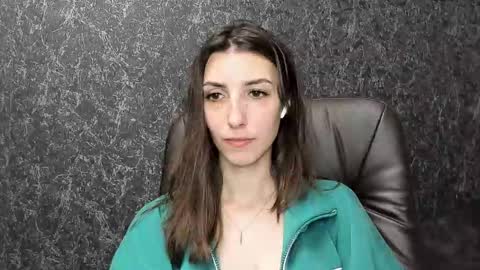 Snapshot of kikies_ chatting on 21, 9, 2025 Mika and Miranda online show from 21, 9, 2025