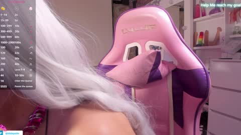 Snapshot of kikilepetite chatting on 8, 1, 2025 kiki online show from 8, 1, 2025