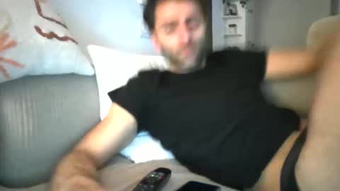 Snapshot of kikkus01 chatting on 8, 3, 2025 kikkus01 online show from 8, 3, 2025