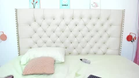 kim_eli online show from 6, 1, 2025