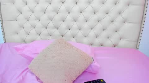 kim_eli online show from 1, 2, 2025