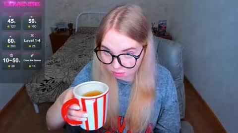 Snapshot of kim_girl_next_door chatting on 1, 2, 2026 KIM online show from 1, 2, 2026