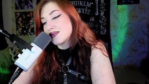 Snapshot of kim_possible1 chatting on 13, 11, 2025 Hi Im Kimberly but u can call me Kim. Turn on ur sound i love to talk and moan online show from 13, 11, 2025