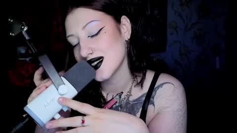 Hi Im Kimberly but u can call me Kim. Turn on ur sound i love to talk and moan online show from 12, 5, 2026