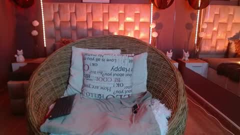 Snapshot of kimberlee_moon chatting on 25, 2, 2026 Kym online show from 25, 2, 2026