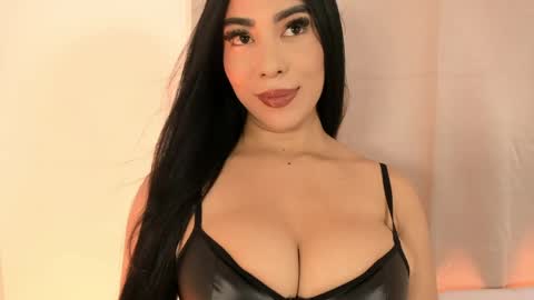 Snapshot of kimberlin_cam_ chatting on 26, 5, 2026 Kimberlin online show from 26, 5, 2026