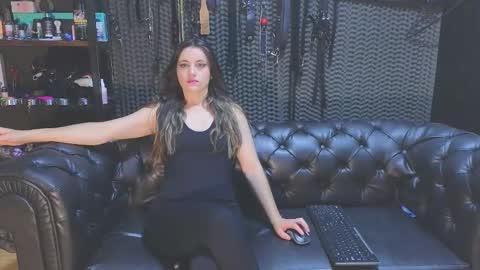  KIMBERLY SWAN  online show from 21, 1, 2025