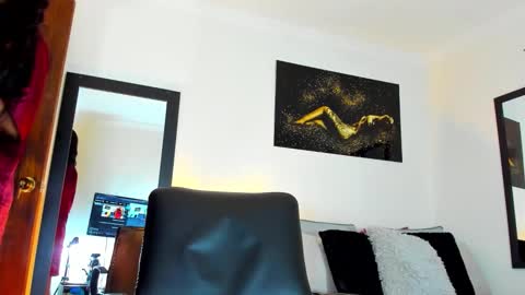 Kimberly Banks online show from 30, 11, 2025