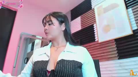 Snapshot of kimdevinne chatting on 28, 7, 2026 KIM online show from 28, 7, 2026