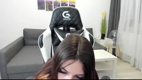 kimi_ivy online show from 19, 10, 2025