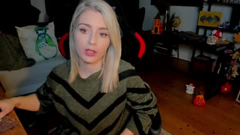 Wolfs Girl online show from 22, 10, 2025