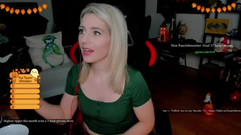 Wolfs Girl online show from 23, 10, 2025