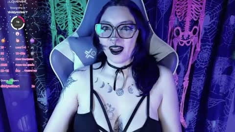 Kim Lennox online show from 7, 4, 2026