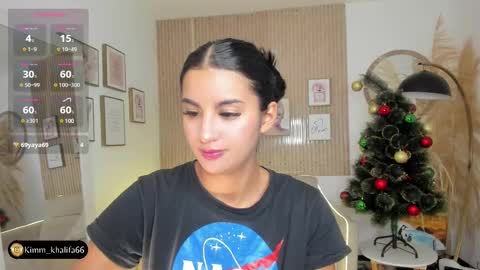 Snapshot of kimm_khalifa chatting on 8, 1, 2025 Kim online show from 8, 1, 2025