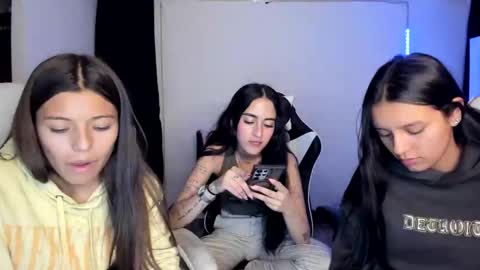 Snapshot of kimmi_foxy chatting on 10, 2, 2025 kimmi online show from 10, 2, 2025