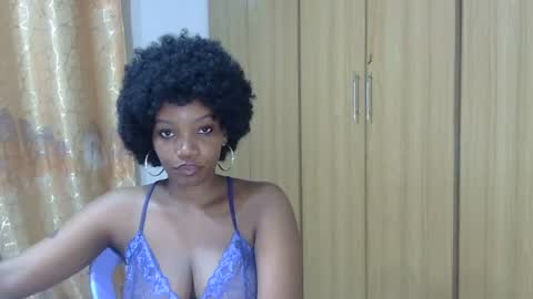 Snapshot of kimsmile_001 chatting on 1, 12, 2024 Kim online show from 1, 12, 2024