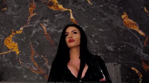 Snapshot of kimwilmes chatting on 19, 12, 2024 Kim Wilmes online show from 19, 12, 2024