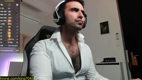 Snapshot of king7045 chatting on 8, 3, 2025 king7045 online show from 8, 3, 2025