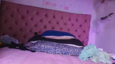 Snapshot of king_bella_ chatting on 12, 10, 2025 Bella online show from 12, 10, 2025