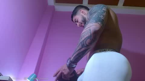 Snapshot of king_falconer chatting on 24, 5, 2026 Angel Falconer online show from 24, 5, 2026